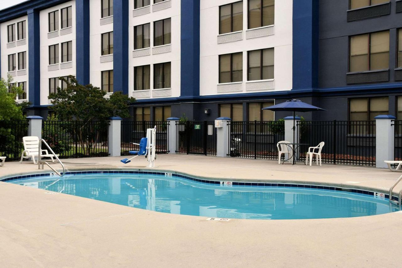 Clarion Pointe Jacksonville Near Camp Lejeune Extérieur photo